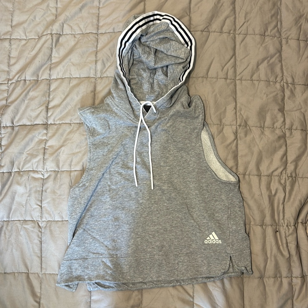 Adidas women’s gray sleeveless sweatshirt with hood